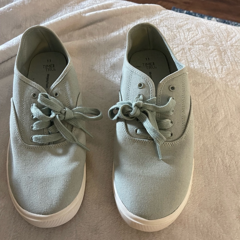 Time & Tru Memory Foam Sneakers